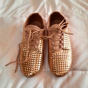 Cape Robbin sneakers metallic copper size 9